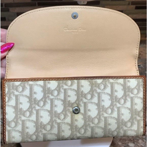 DIOR Trotter Heart PVC Leather Continental Wallet 😍❤️‍🔥🔥 - Picture 11 of 17